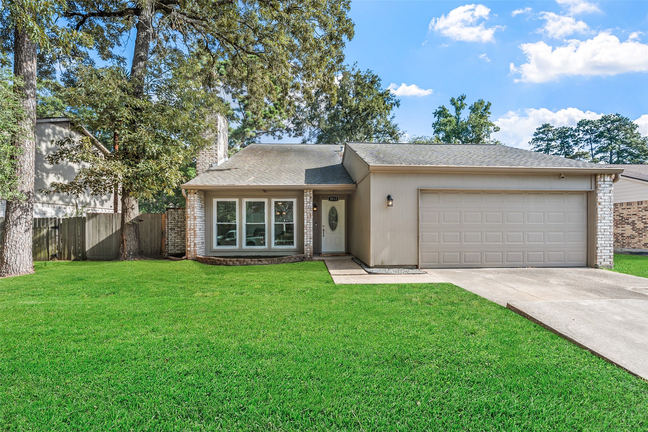  3223 Holly Green Drive - 物件實景