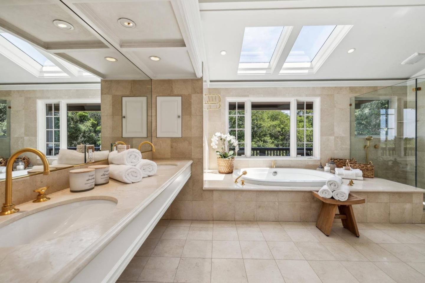 Portola Valley, California, 94028, United States, 6 Bedrooms Bedrooms, ,6 BathroomsBathrooms,Residential,For Sale,1917996