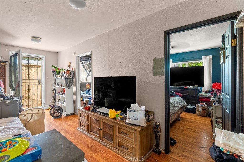 Los Angeles, California, 90032, United States, 3 Bedrooms Bedrooms, ,1 BathroomBathrooms,Residential,For Sale,1923092