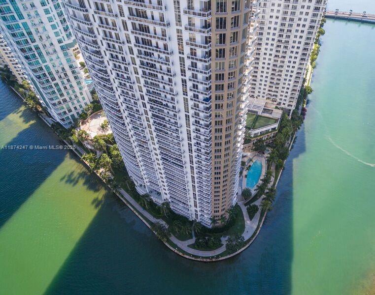 Miami, Florida, 33131, United States, 2 Bedrooms Bedrooms, ,3 BathroomsBathrooms,Residential,For Sale,1942203