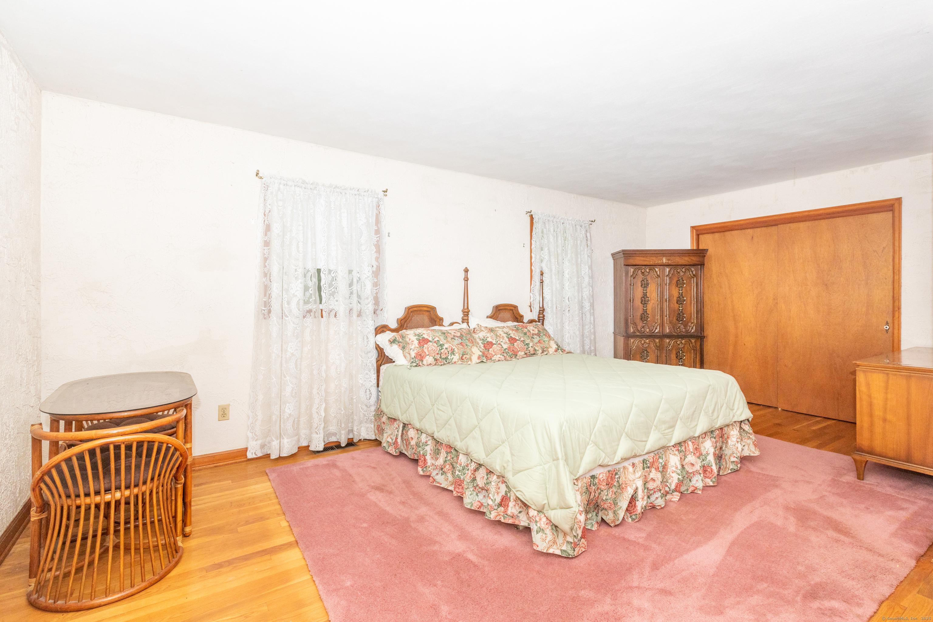 Oxford, Connecticut, 06478, United States, 3 Bedrooms Bedrooms, ,2 BathroomsBathrooms,Residential,For Sale,1915972