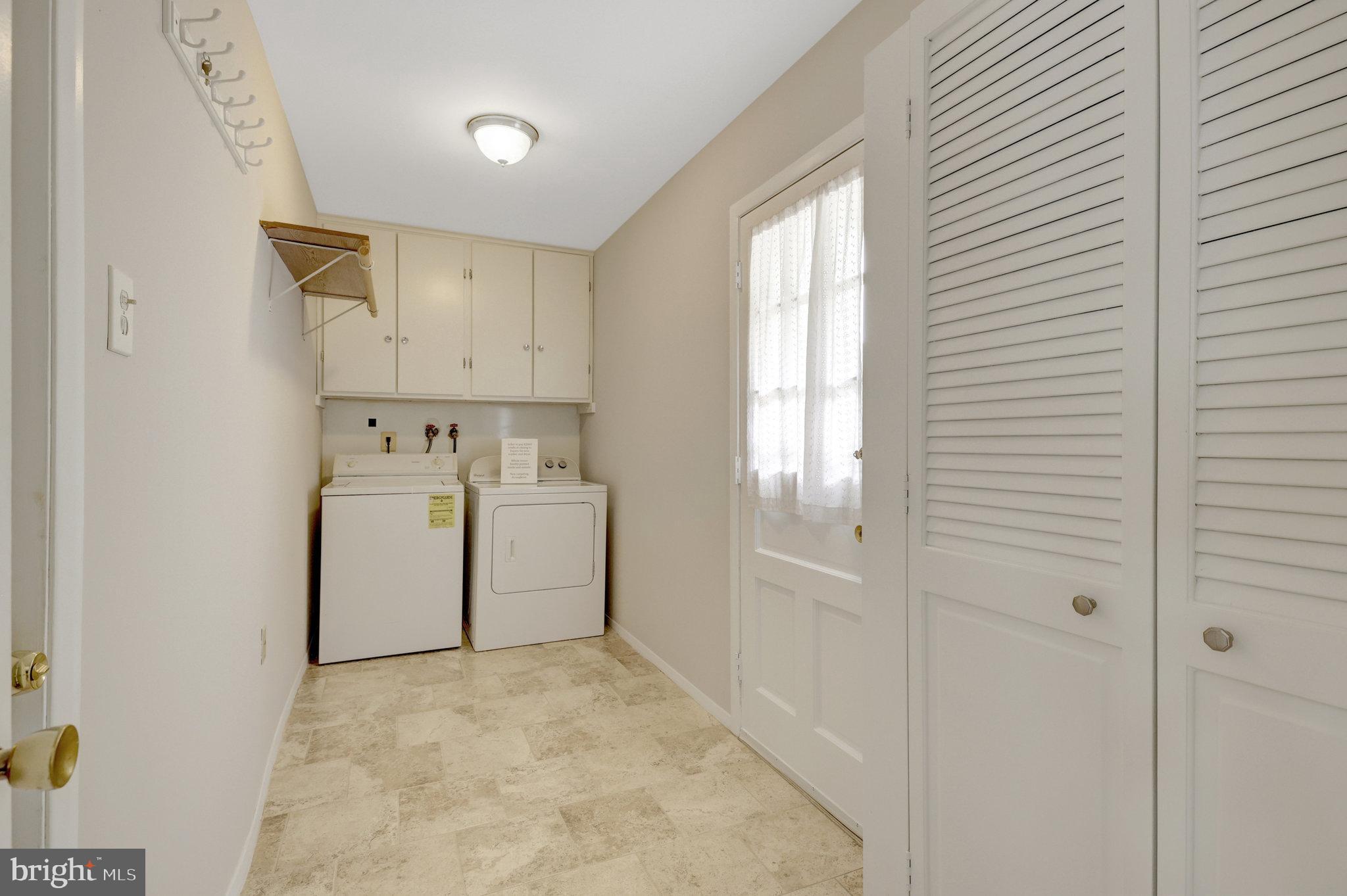Fairfax, Virginia, 22033, United States, 4 Bedrooms Bedrooms, ,2 BathroomsBathrooms,Residential,For Sale,1927804