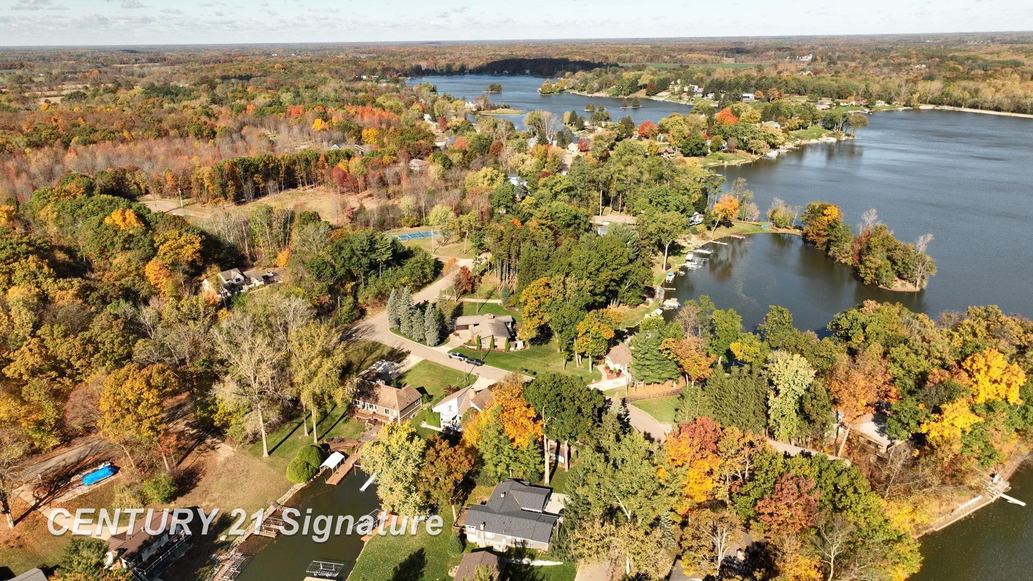 Fenton, Michigan, 48430, United States, 6 Bedrooms Bedrooms, ,4 BathroomsBathrooms,Residential,For Sale,1976063