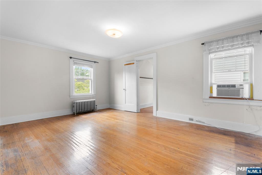 Rutherford, New Jersey, 07070, United States, 4 Bedrooms Bedrooms, ,2 BathroomsBathrooms,Residential,For Sale,1901236