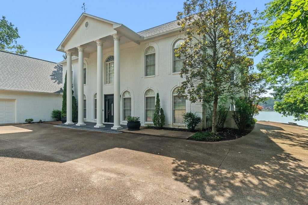OXFORD, Mississippi, 38655, United States, 5 Bedrooms Bedrooms, ,6 BathroomsBathrooms,Residential,For Sale,1858310