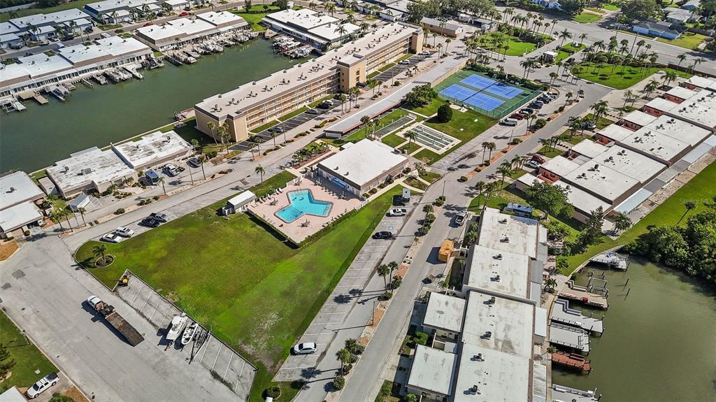 St Petersburg, Florida, 33708, United States, 2 Bedrooms Bedrooms, ,2 BathroomsBathrooms,Residential,For Sale,1963095