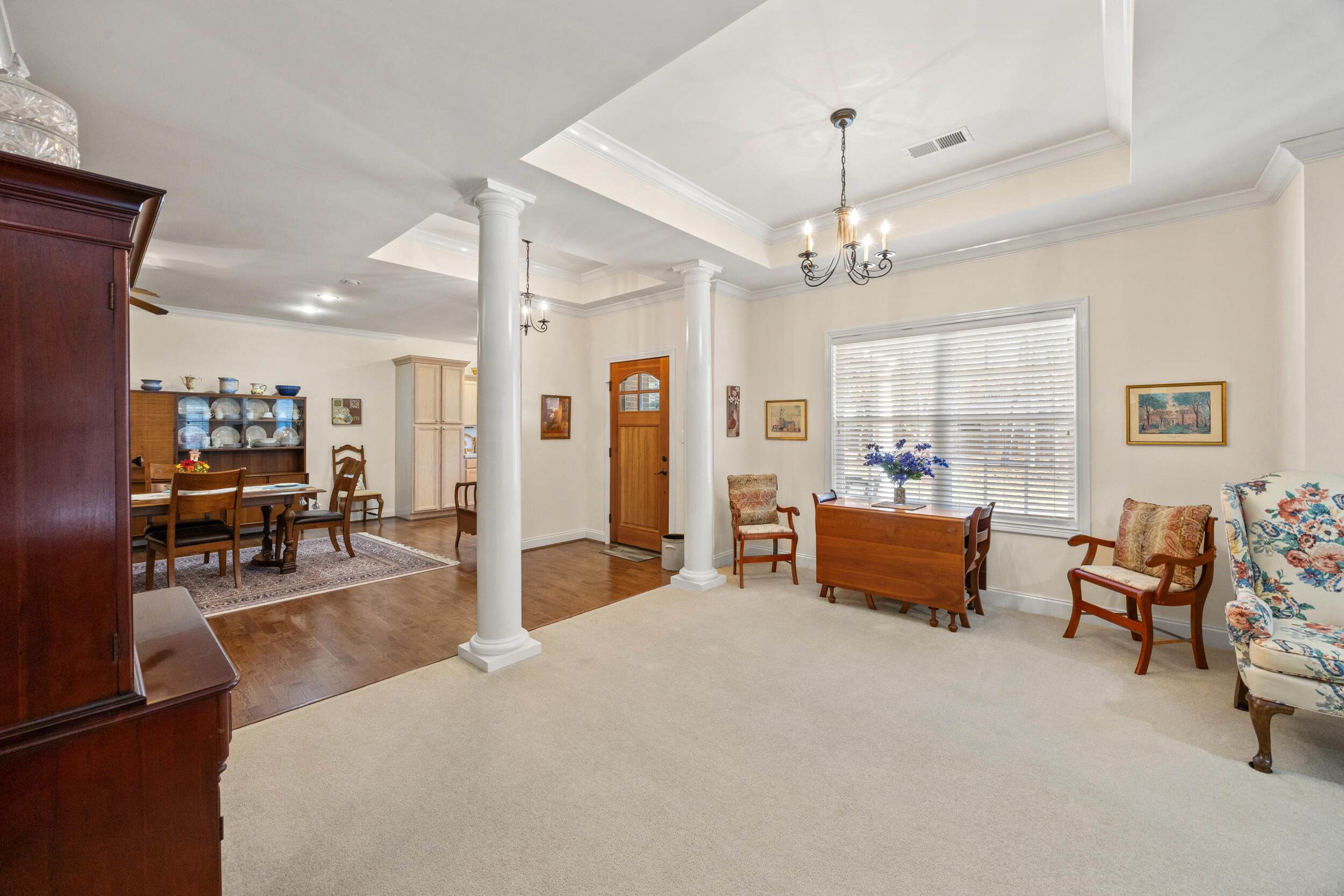 Lexington, Kentucky, 40503, United States, 2 Bedrooms Bedrooms, ,2 BathroomsBathrooms,Residential,For Sale,1995955