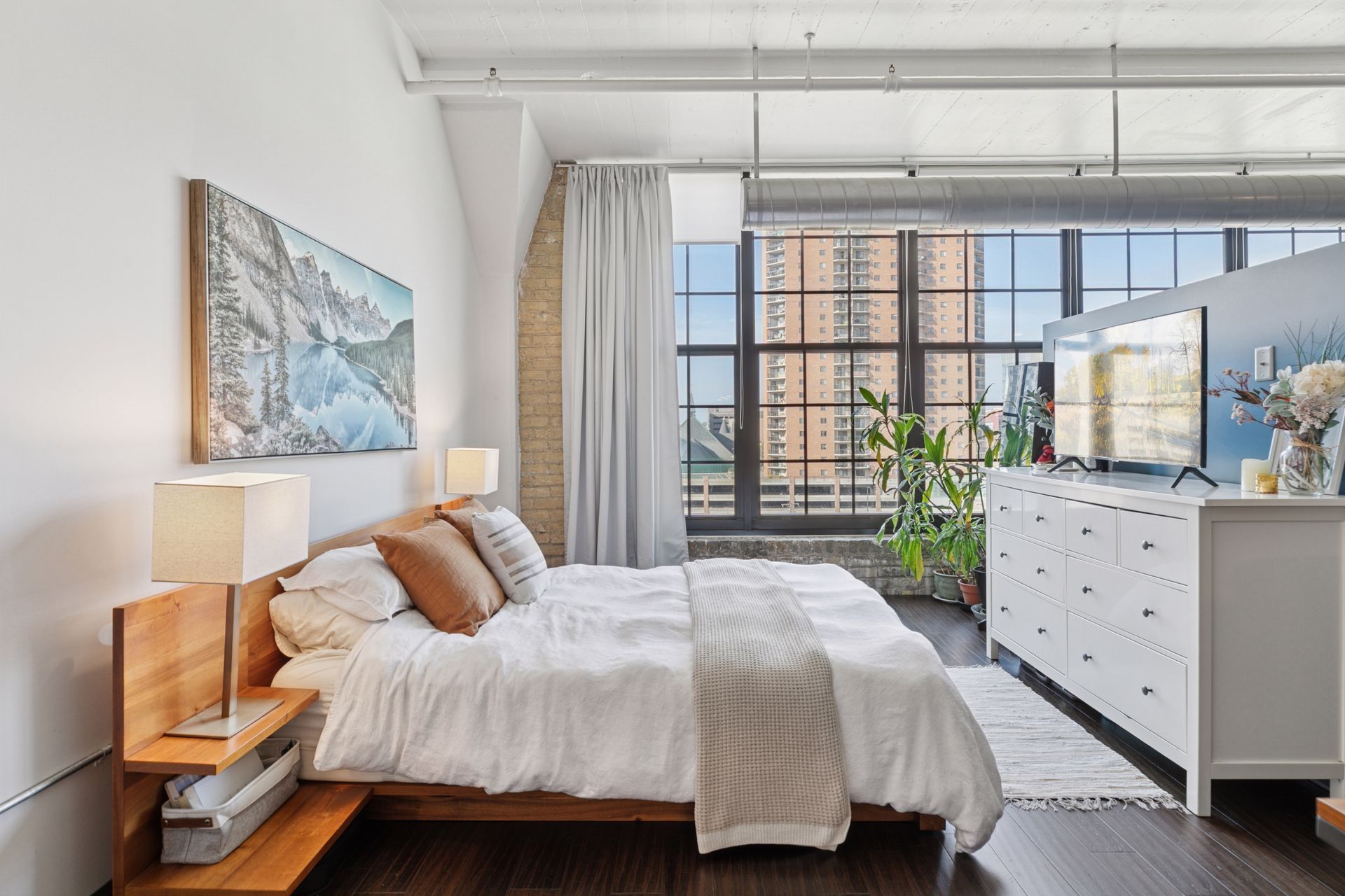  Industrial Elegance Meets City Convenience at The Rossmor - 物件實景