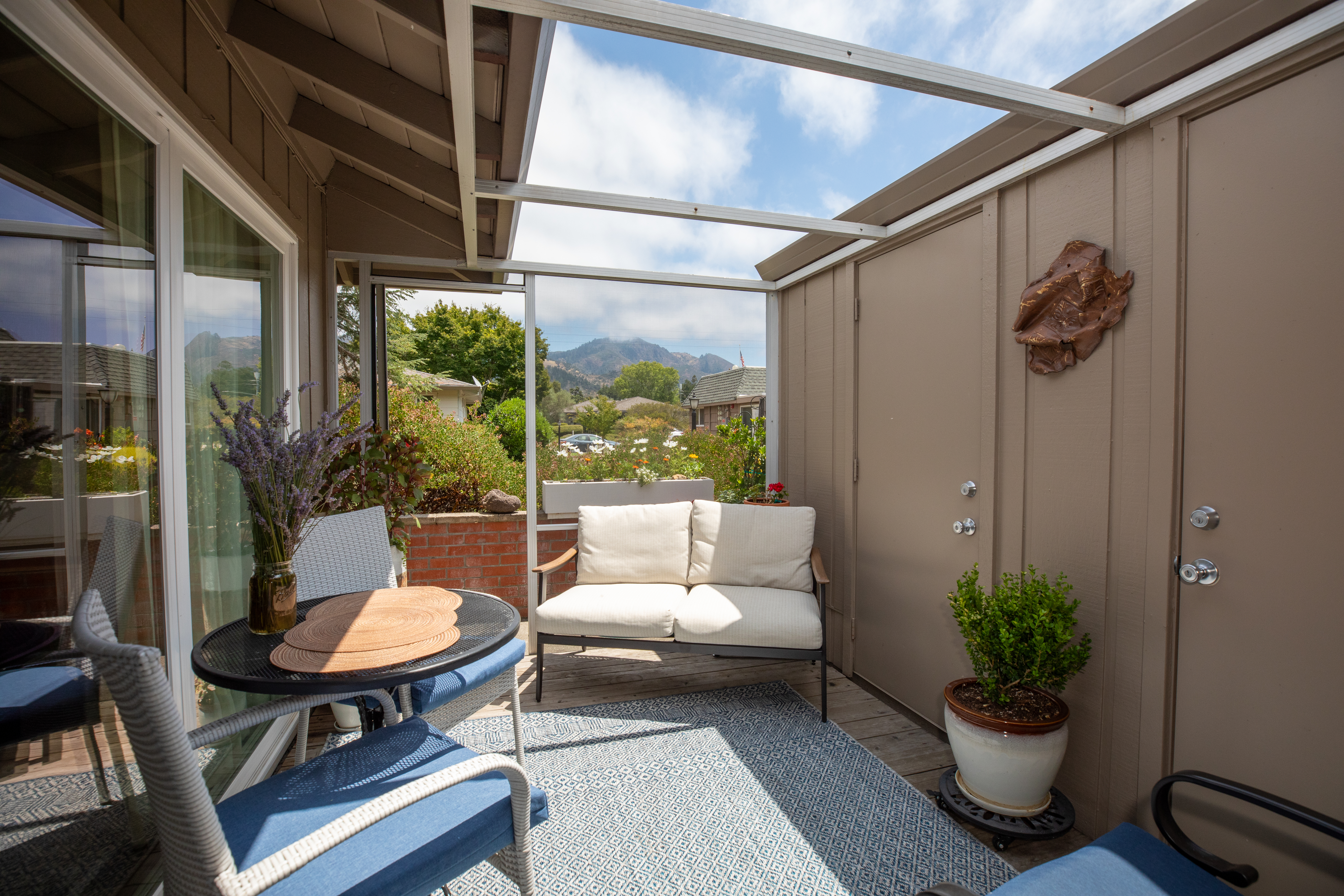  Serene Oakmont Home - 物件實景