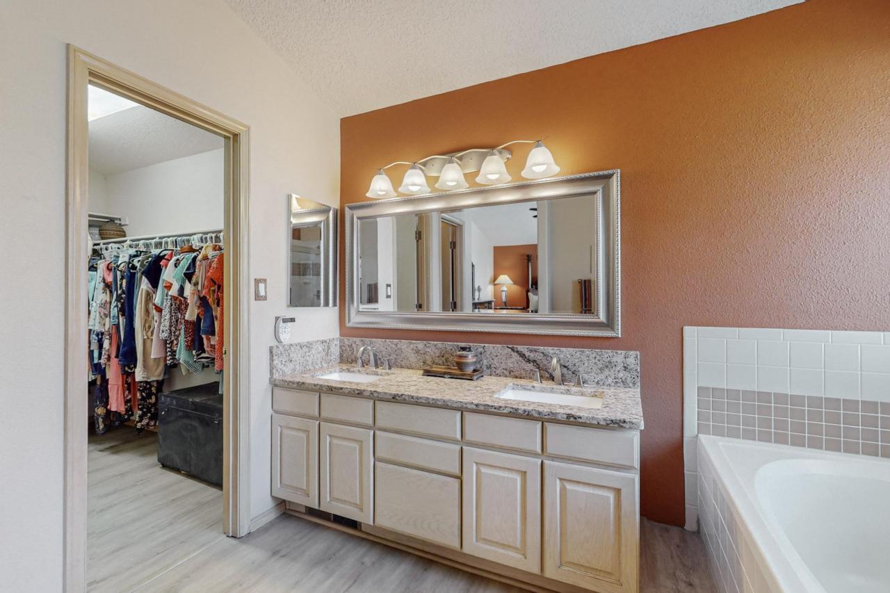 1156 NARCISCO Street NE, Albuquerque, New Mexico, 87112, United States, 4 Bedrooms Bedrooms, ,3 BathroomsBathrooms,Residential,For Sale,1156 NARCISCO Street NE,1637423