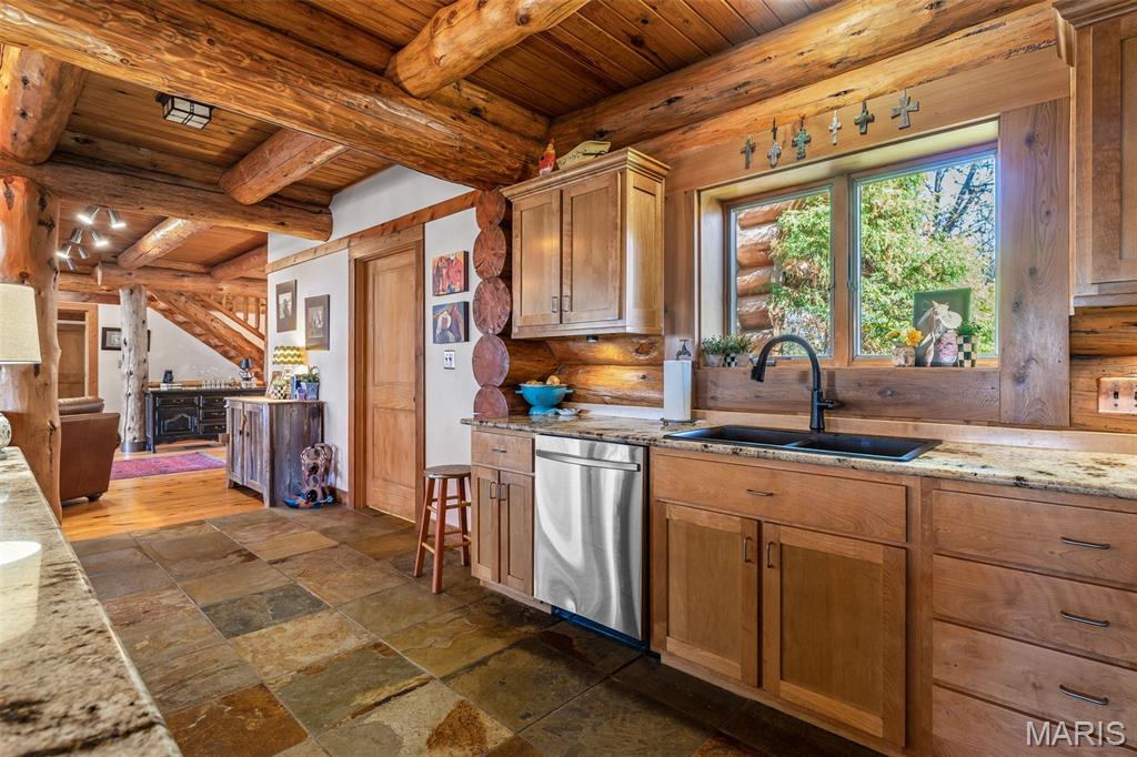 Farmington, Missouri, 63640, United States, 3 Bedrooms Bedrooms, ,4 BathroomsBathrooms,Residential,For Sale,1991980