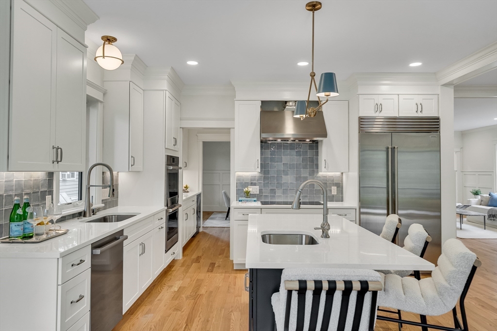 Lexington, Massachusetts, 02421, United States, 5 Bedrooms Bedrooms, ,5 BathroomsBathrooms,Residential,For Sale,1849755