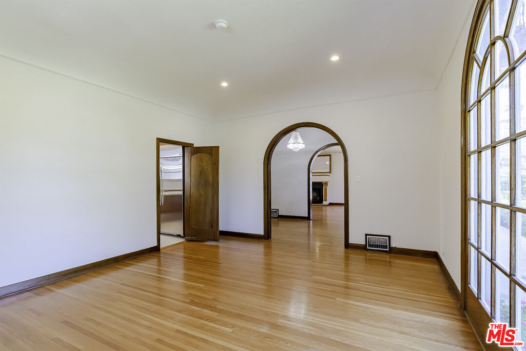 1232 Westchester Pl, Los Angeles, California, 90019, United States, 5 Bedrooms Bedrooms, ,5 BathroomsBathrooms,Residential,For Sale,1232 Westchester Pl,1662622