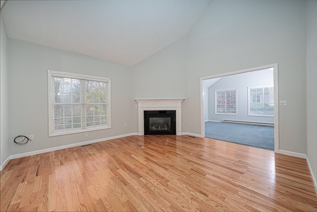 Milford, Massachusetts, 01757, United States, 2 Bedrooms Bedrooms, ,2 BathroomsBathrooms,Residential,For Sale,1982963