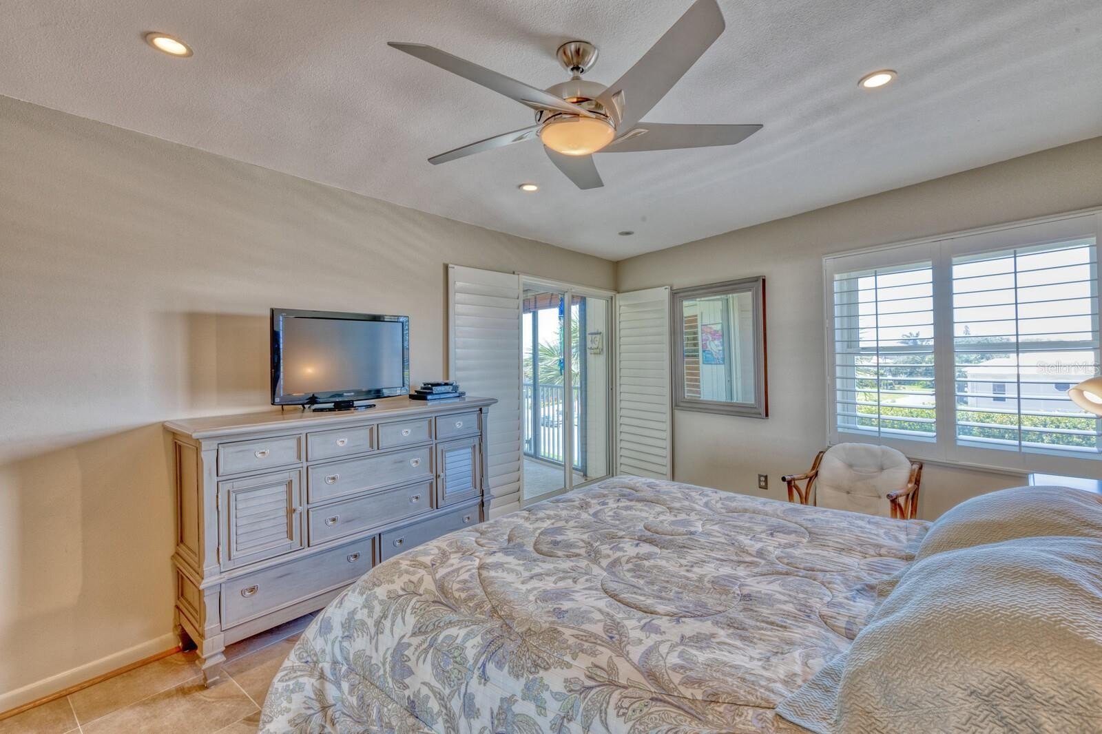 BELLEAIR BEACH, Florida, 33786, United States, 2 Bedrooms Bedrooms, ,2 BathroomsBathrooms,Residential,For Sale,1869457