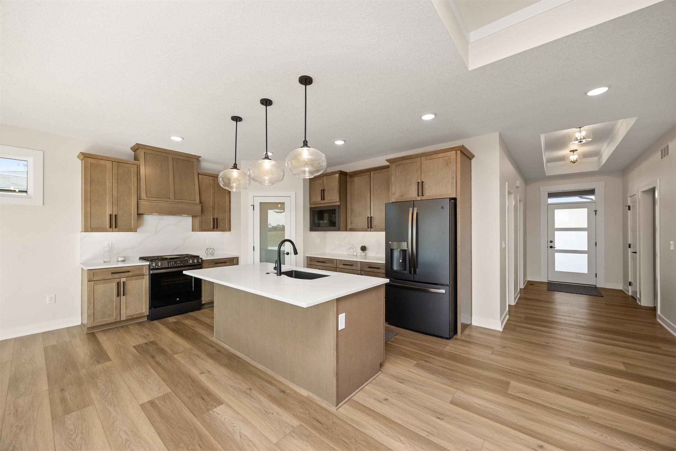 Urbandale, Iowa, 50323, United States, 4 Bedrooms Bedrooms, ,3 BathroomsBathrooms,Residential,For Sale,1975900