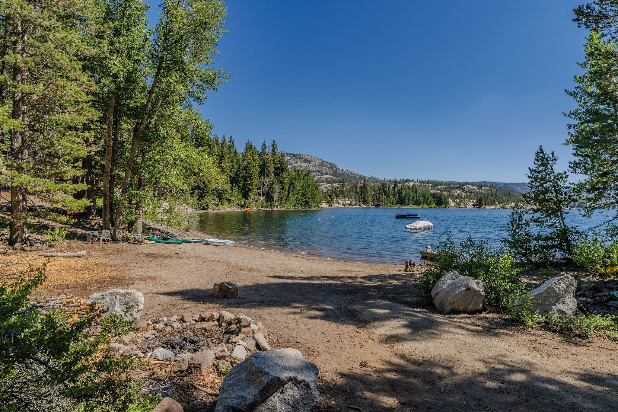  A Rare Opportunity to Own One of Silver Lake’s Best-Located Cabins - 物件實景