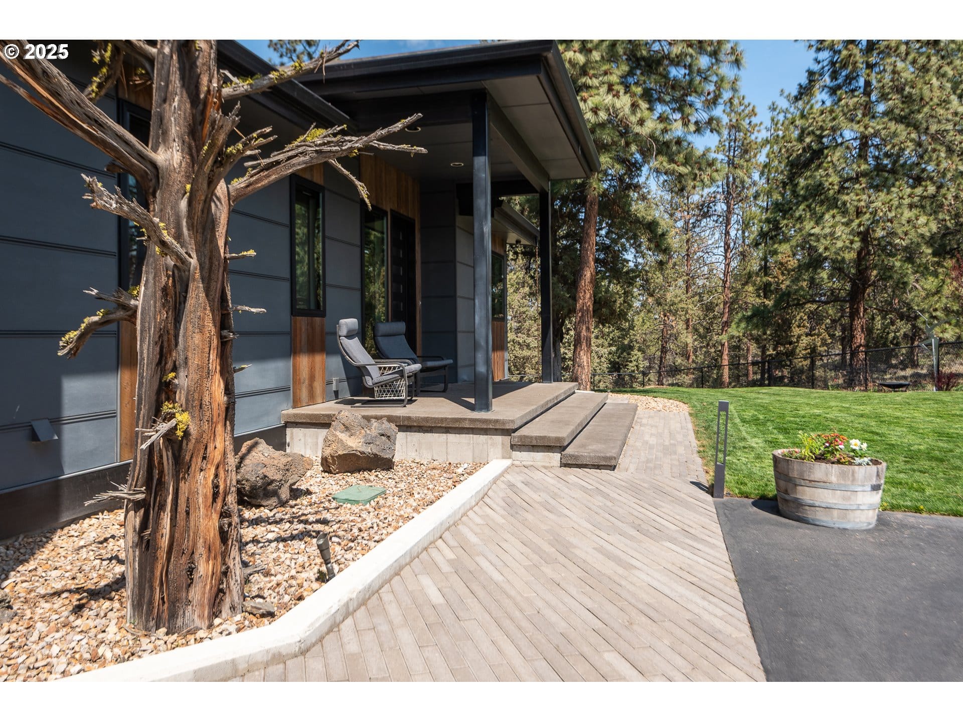  21060 KNOTT RD Bend, OR 97702 - 物件實景