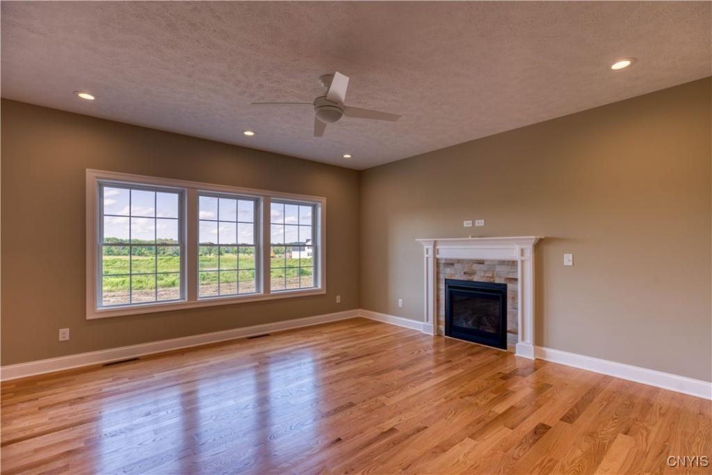 Baldwinsville, New York, 13027, United States, 4 Bedrooms Bedrooms, ,3 BathroomsBathrooms,Residential,For Sale,1686652