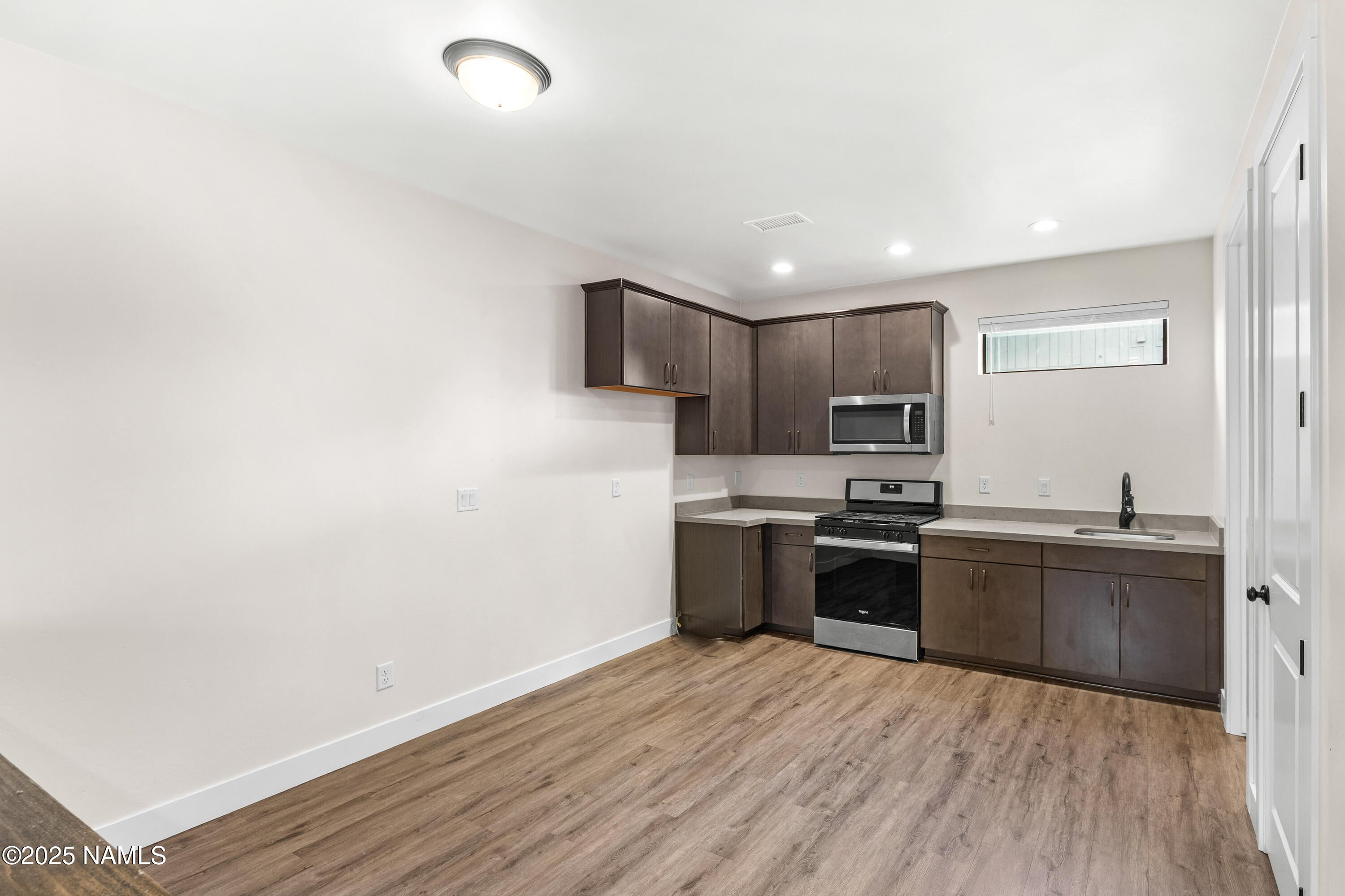 Flagstaff, Arizona, 86001, United States, 5 Bedrooms Bedrooms, ,4 BathroomsBathrooms,Residential,For Sale,1902555