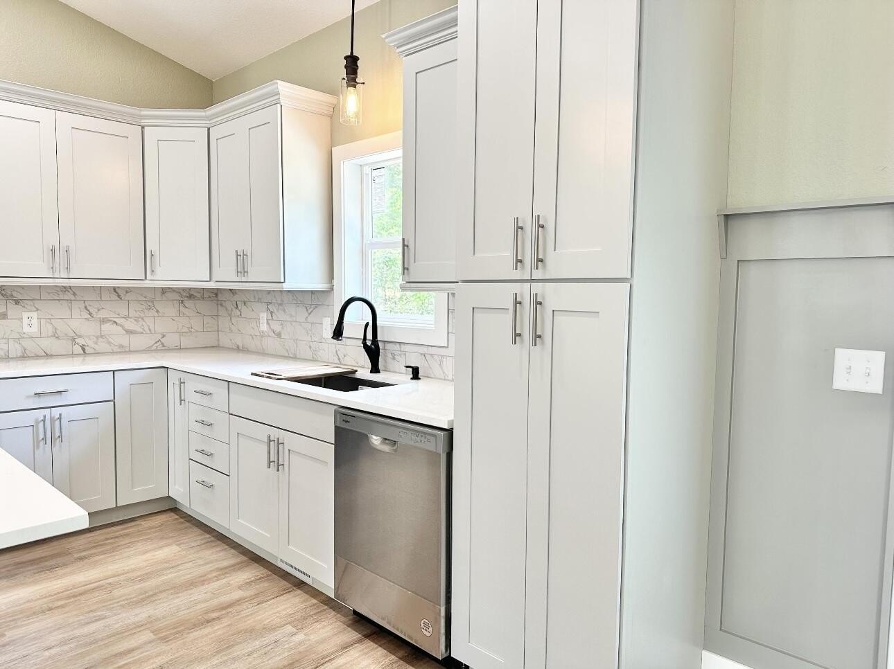 Shell Knob, Missouri, 65747, United States, 5 Bedrooms Bedrooms, ,3 BathroomsBathrooms,Residential,For Sale,1982122