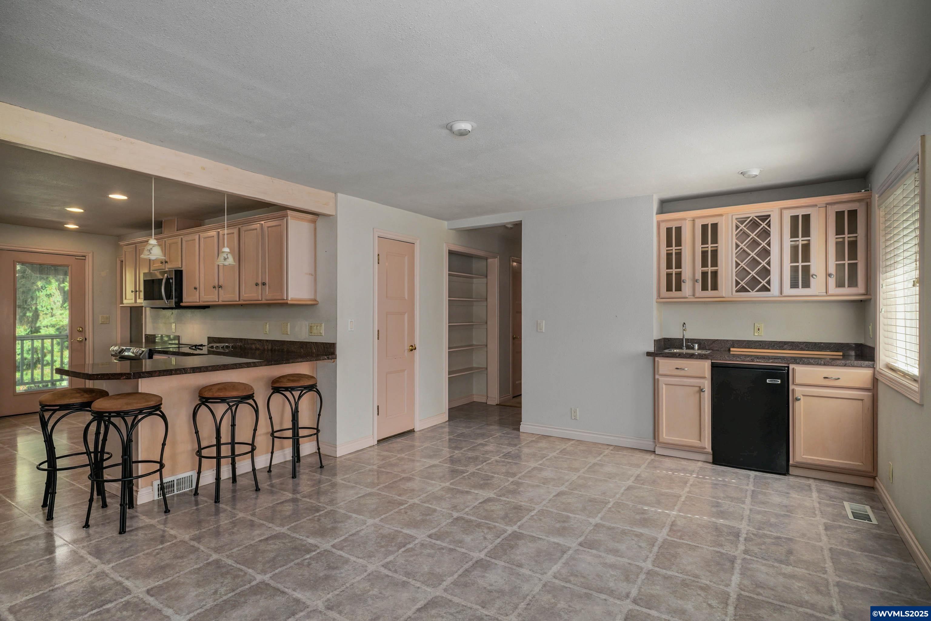 Salem, Oregon, 97304, United States, 3 Bedrooms Bedrooms, ,3 BathroomsBathrooms,Residential,For Sale,1826833