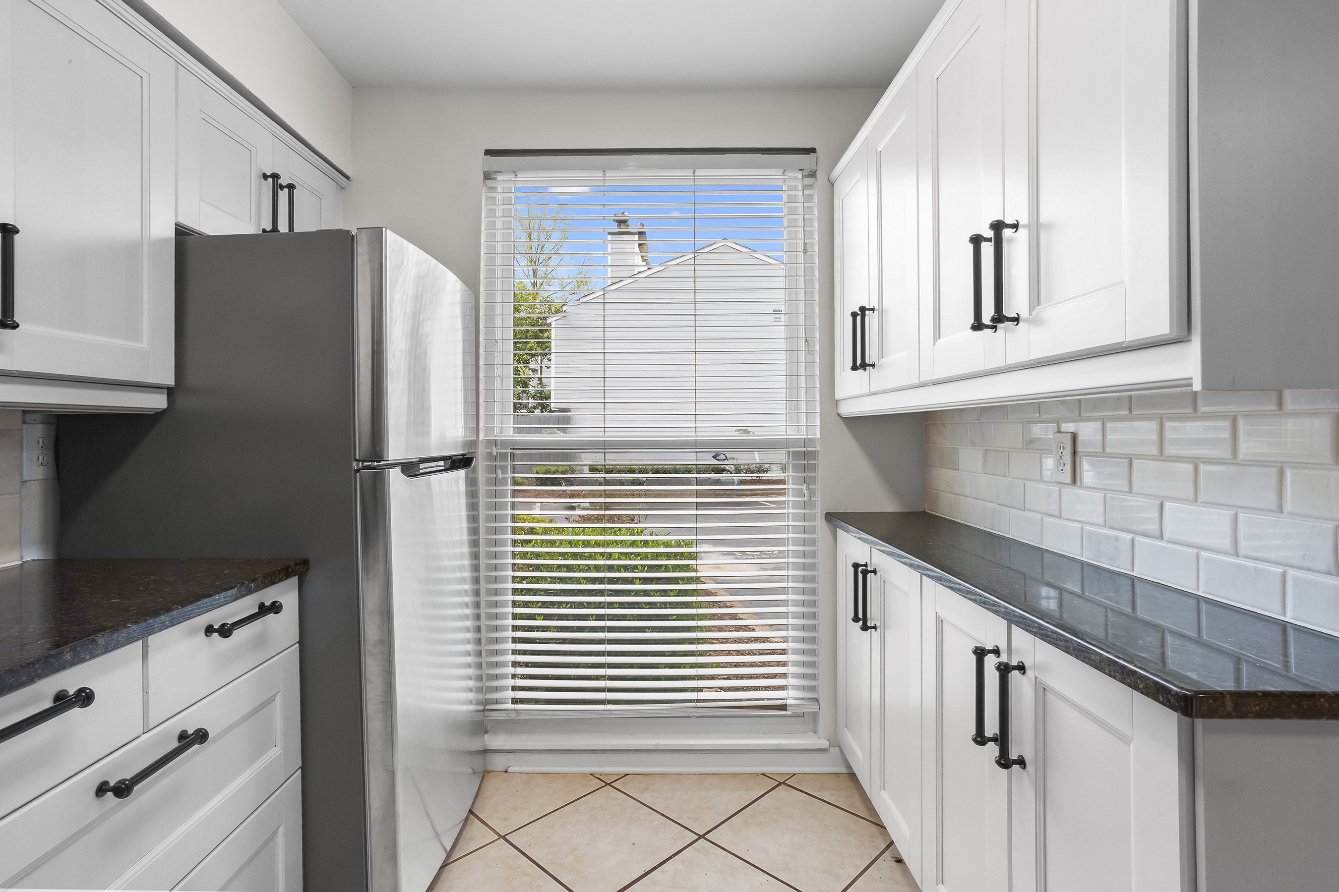  Mid-Century Modern Townhome in Gated Community Along The Chattahoochee River - 物件實景