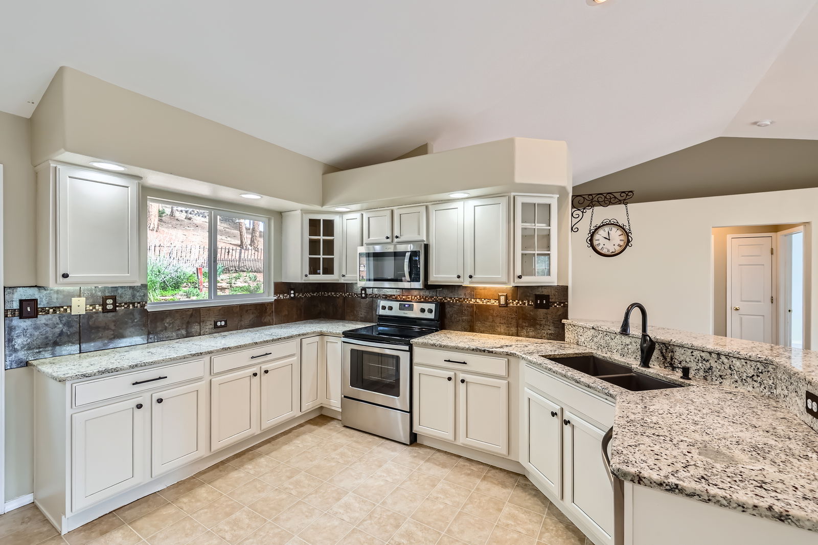 Woodland Park, Colorado, 80863, United States, 3 Bedrooms Bedrooms, ,4 BathroomsBathrooms,Residential,For Sale,1856794