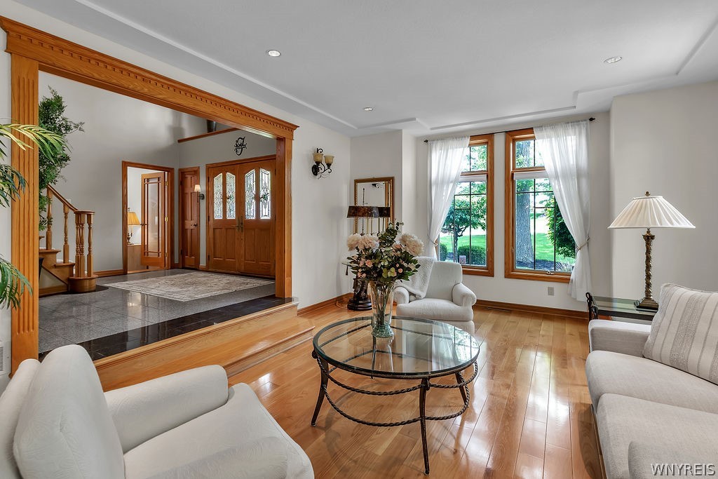 Grand Island, New York, 14072, United States, 4 Bedrooms Bedrooms, ,4 BathroomsBathrooms,Residential,For Sale,2048068