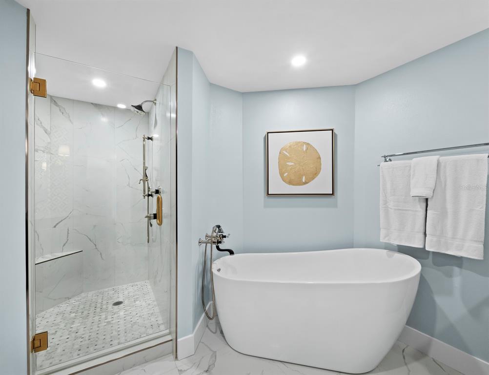 Longboat Key, Florida, 34228, United States, 3 Bedrooms Bedrooms, ,3 BathroomsBathrooms,Residential,For Sale,1942144