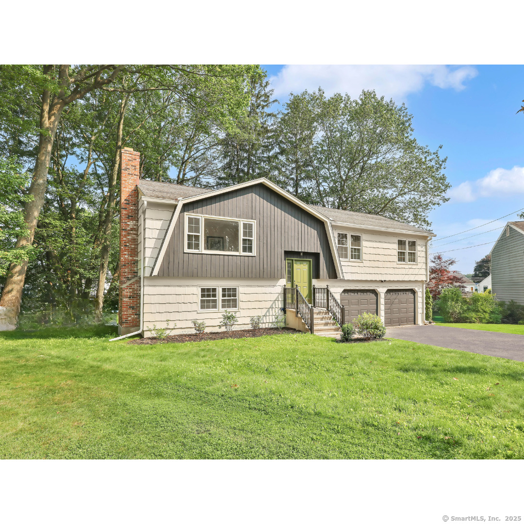 Milford, Connecticut, 06460, United States, 4 Bedrooms Bedrooms, ,3 BathroomsBathrooms,Residential,For Sale,1906885