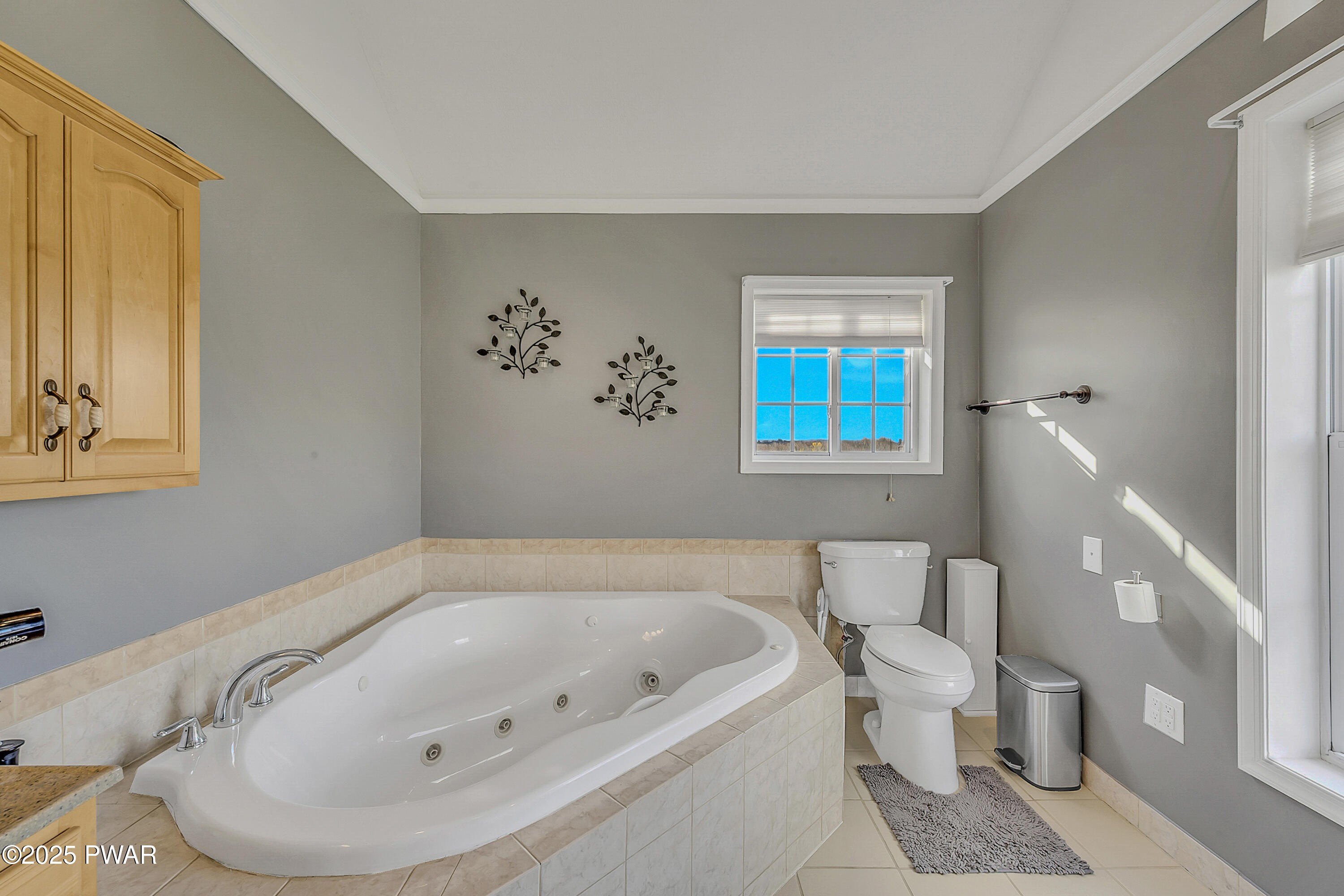 Moscow, Pennsylvania, 18444, United States, 4 Bedrooms Bedrooms, ,3 BathroomsBathrooms,Residential,For Sale,1987034