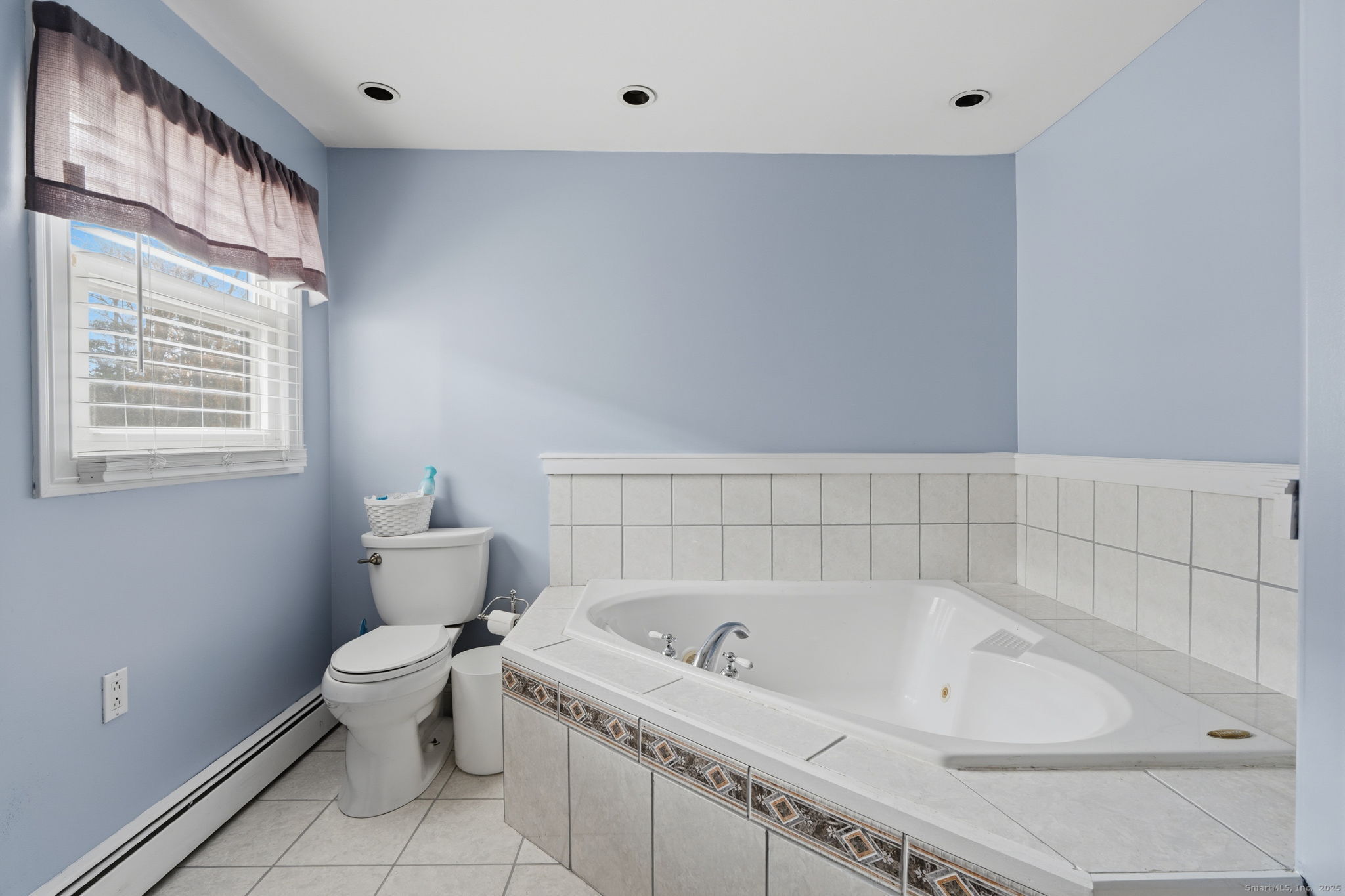 Southington, Connecticut, 06489, United States, 4 Bedrooms Bedrooms, ,3 BathroomsBathrooms,Residential,For Sale,2001900