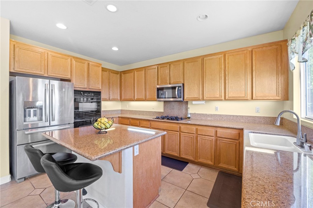 Lake Elsinore, California, 92532, United States, 5 Bedrooms Bedrooms, ,4 BathroomsBathrooms,Residential,For Sale,1989884