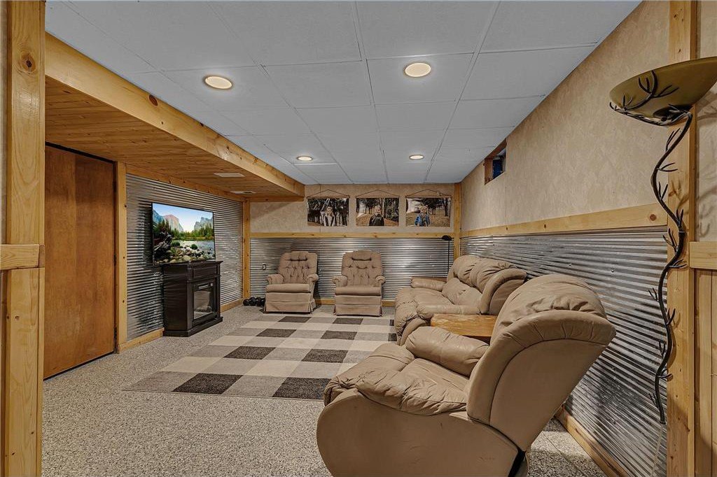 Holdingford, Minnesota, 56340, United States, 5 Bedrooms Bedrooms, ,2 BathroomsBathrooms,Residential,For Sale,1977131