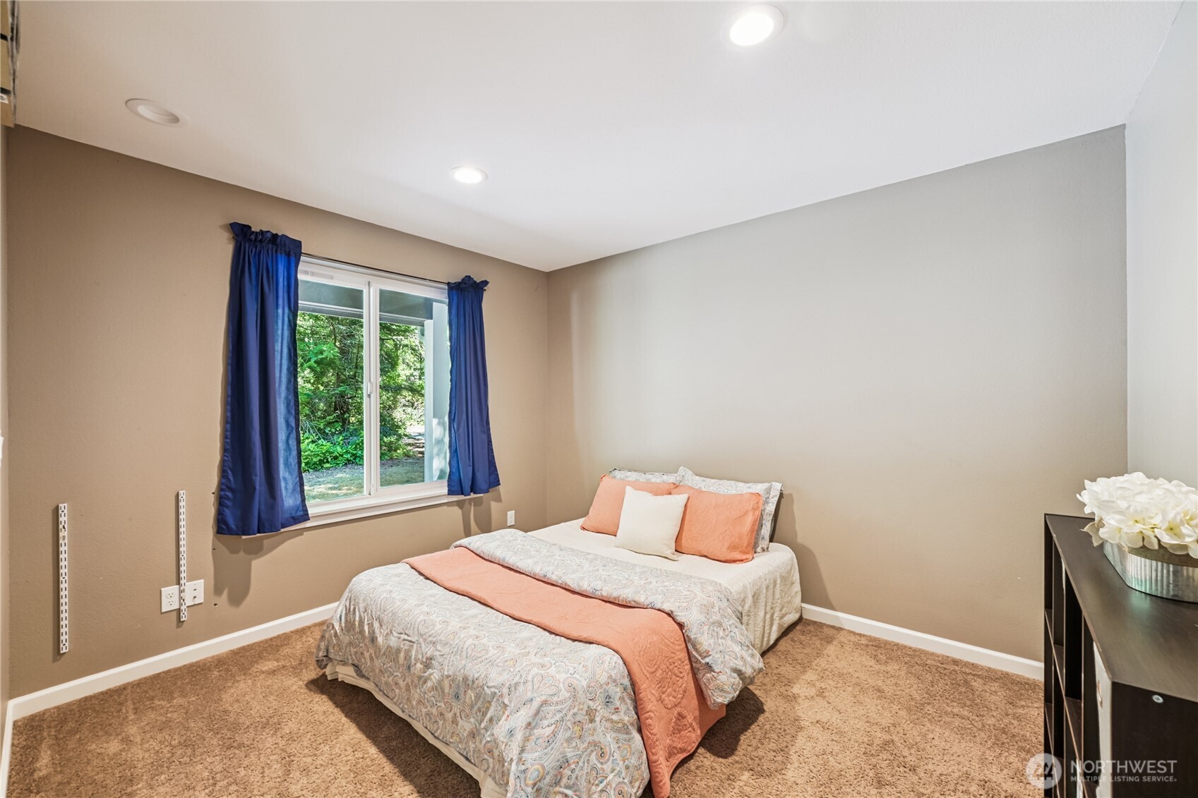 Seabeck, Washington, 98380, United States, 4 Bedrooms Bedrooms, ,3 BathroomsBathrooms,Residential,For Sale,1907301