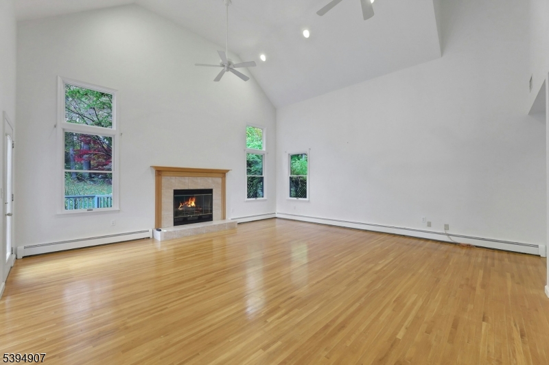 Wayne Twp., New Jersey, 07470, United States, 4 Bedrooms Bedrooms, ,4 BathroomsBathrooms,Residential,For Sale,1989007