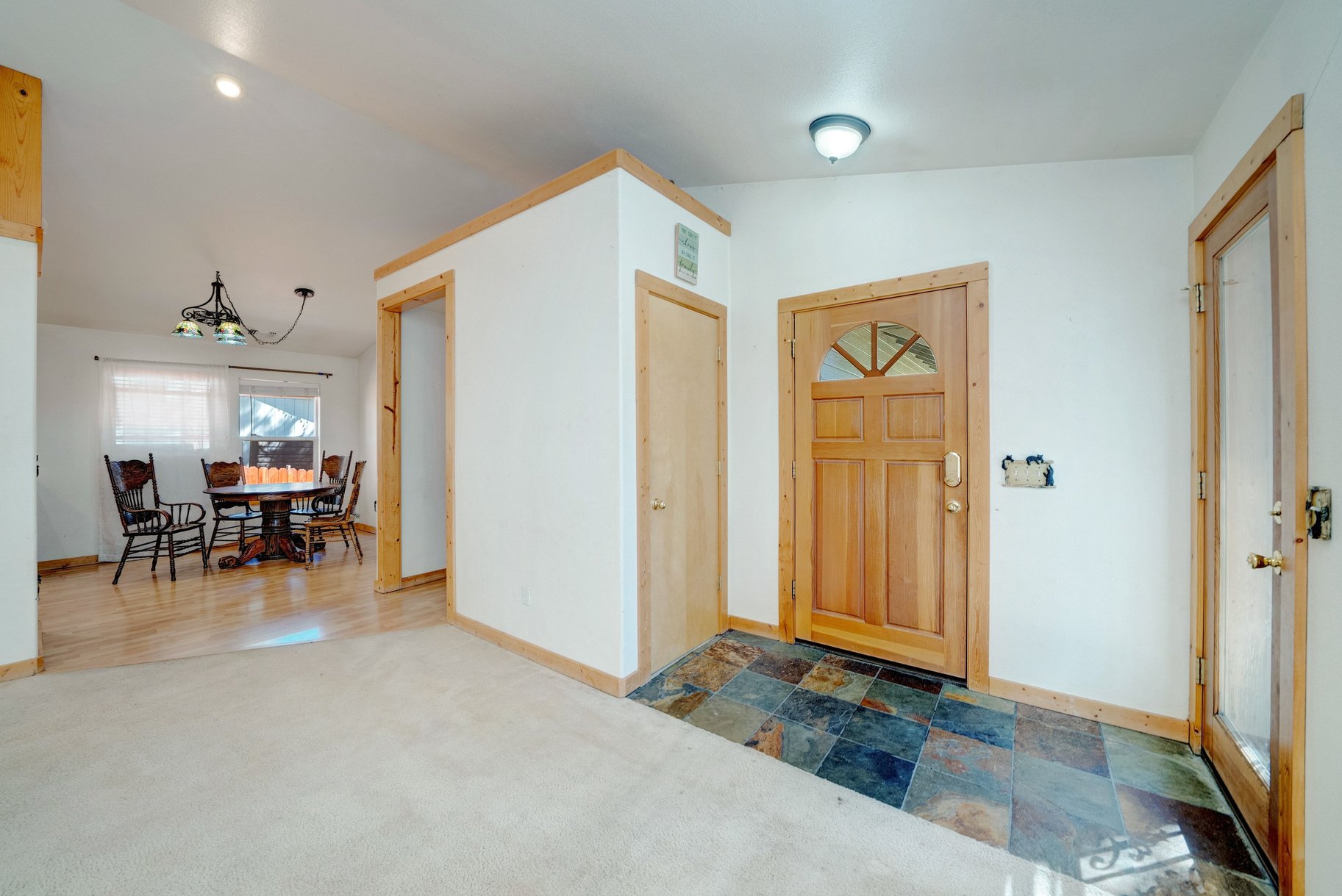  Affordable Home in the Heart of Portola, CA - 物件實景
