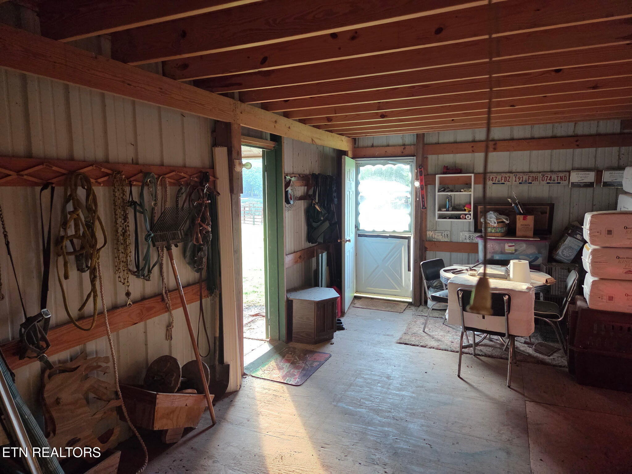 Kingston, Tennessee, 37763, United States, 3 Bedrooms Bedrooms, ,2 BathroomsBathrooms,Residential,For Sale,1891153