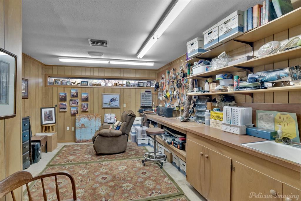 Shreveport, Louisiana, 71106, United States, 4 Bedrooms Bedrooms, ,4 BathroomsBathrooms,Residential,For Sale,1729515