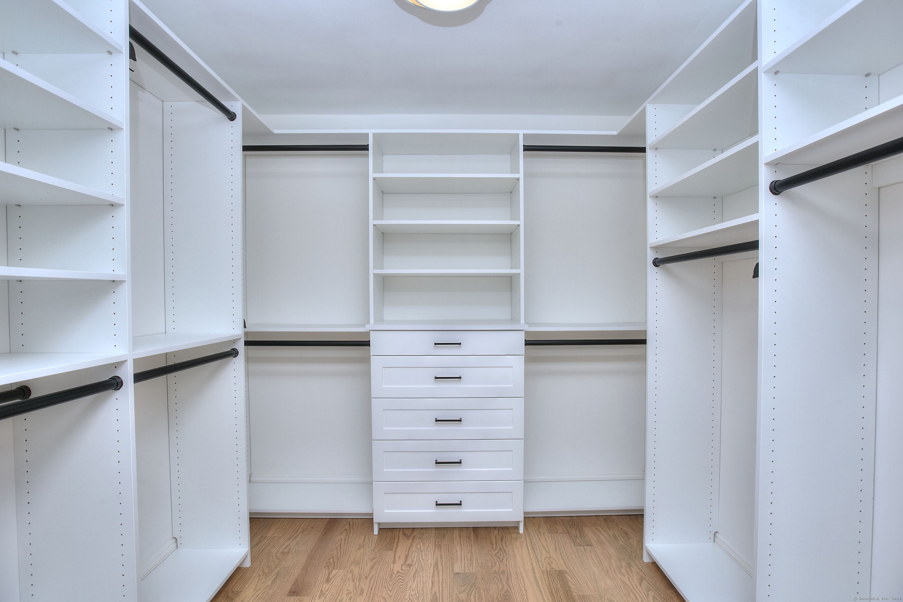 Fairfield, Connecticut, 06824, United States, 5 Bedrooms Bedrooms, ,5 BathroomsBathrooms,Residential,For Sale,1987495