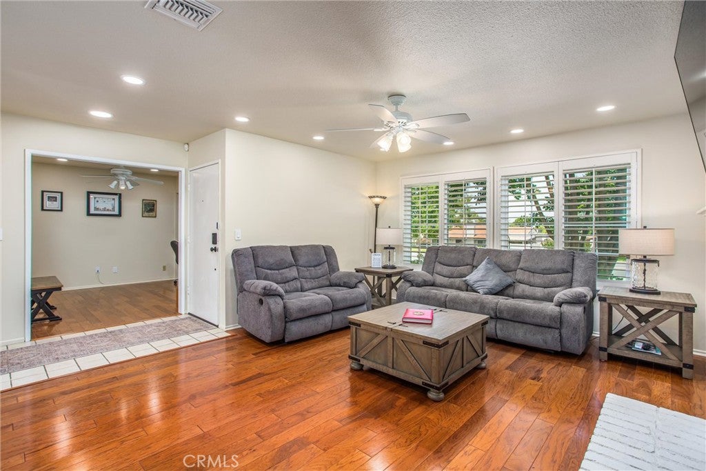 Redlands, California, 92374, United States, 3 Bedrooms Bedrooms, ,2 BathroomsBathrooms,Residential,For Sale,1936879