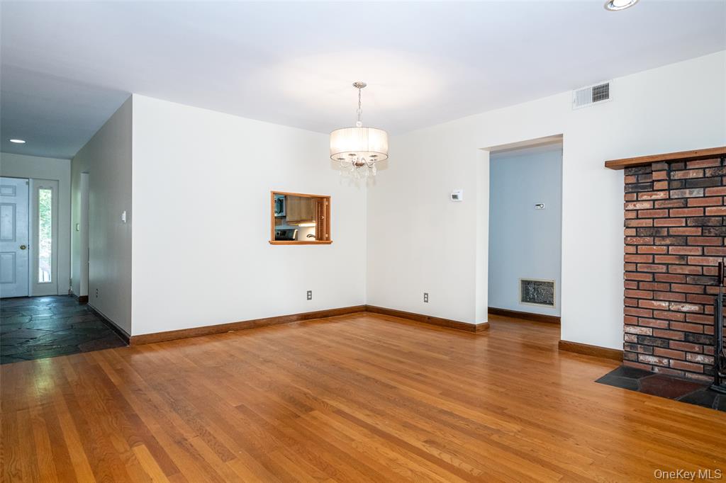 Bronx, New York, 10464, United States, 2 Bedrooms Bedrooms, ,2 BathroomsBathrooms,Residential,For Sale,1981107
