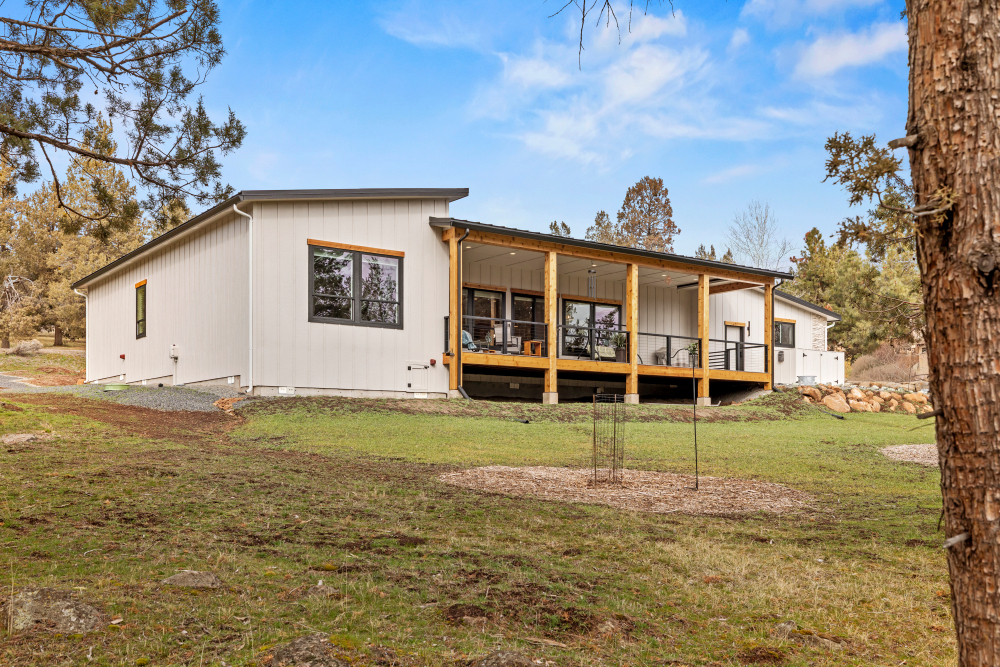 KLAMATH FALLS, Oregon, 97601, United States, 4 Bedrooms Bedrooms, ,3 BathroomsBathrooms,Residential,For Sale,2044065