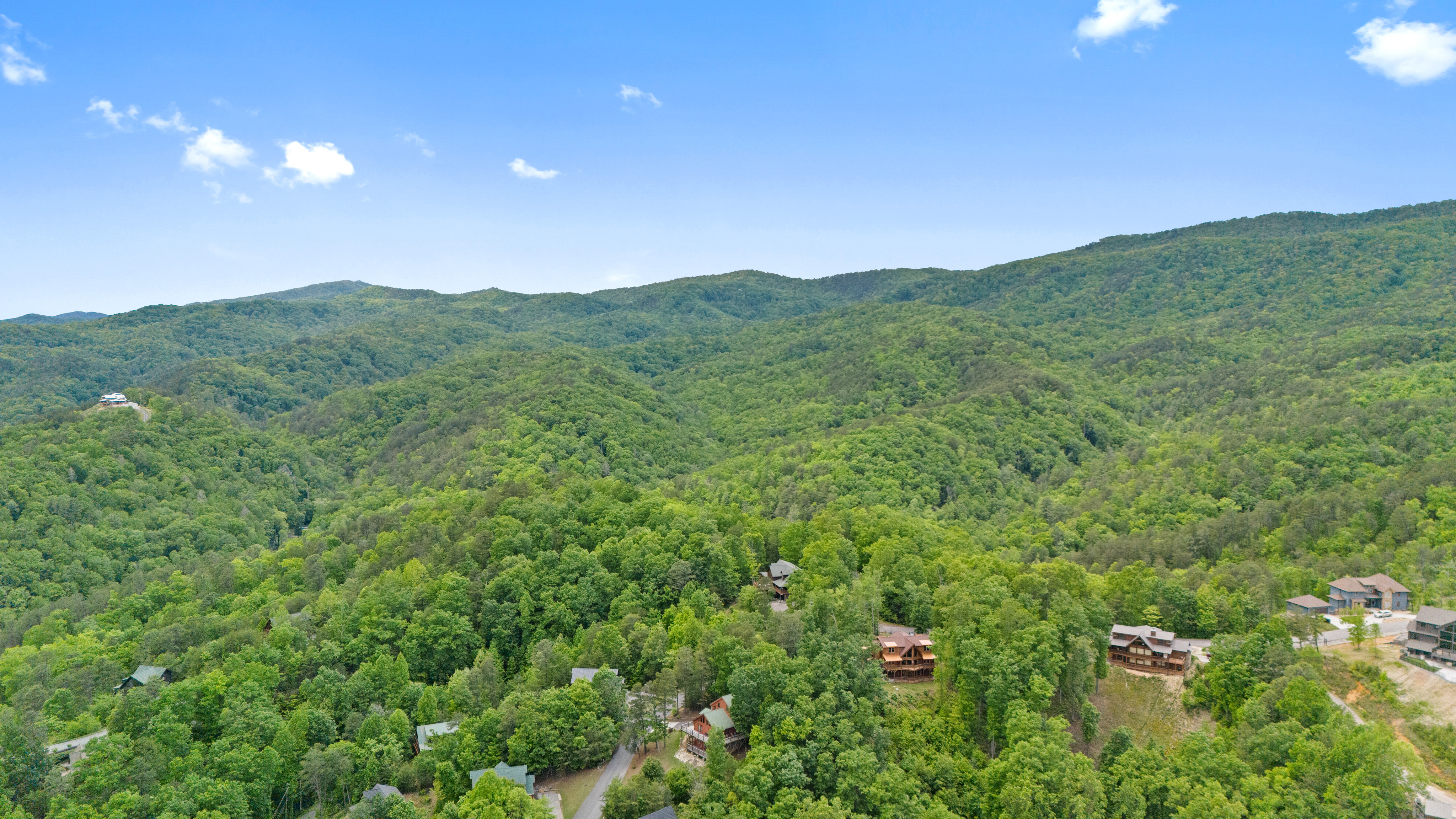 Sevierville, Tennessee, 37862, United States, 5 Bedrooms Bedrooms, ,7 BathroomsBathrooms,Residential,For Sale,1977744