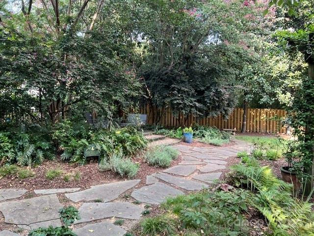 Charlotte, North Carolina, 28202, United States, 3 Bedrooms Bedrooms, ,3 BathroomsBathrooms,Residential,For Sale,1939897