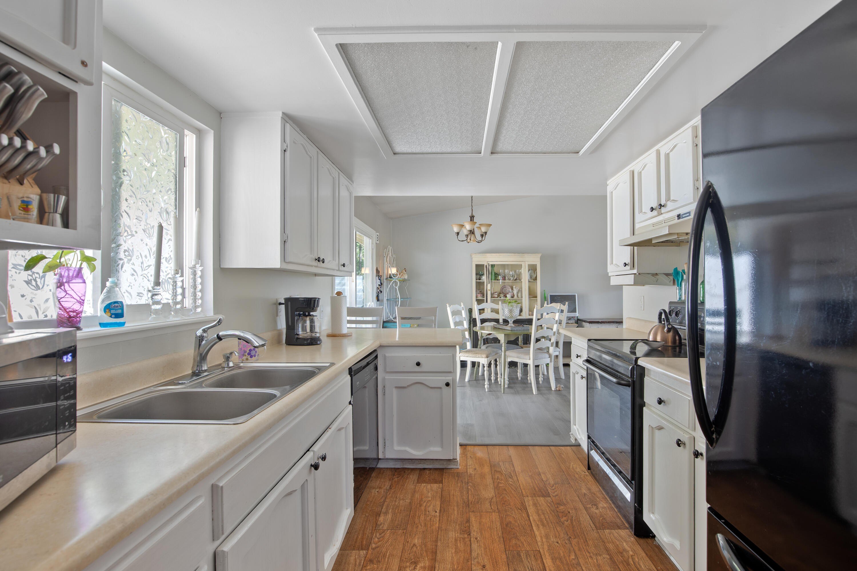 Williams, Oregon, 97544, United States, 3 Bedrooms Bedrooms, ,2 BathroomsBathrooms,Residential,For Sale,1983882