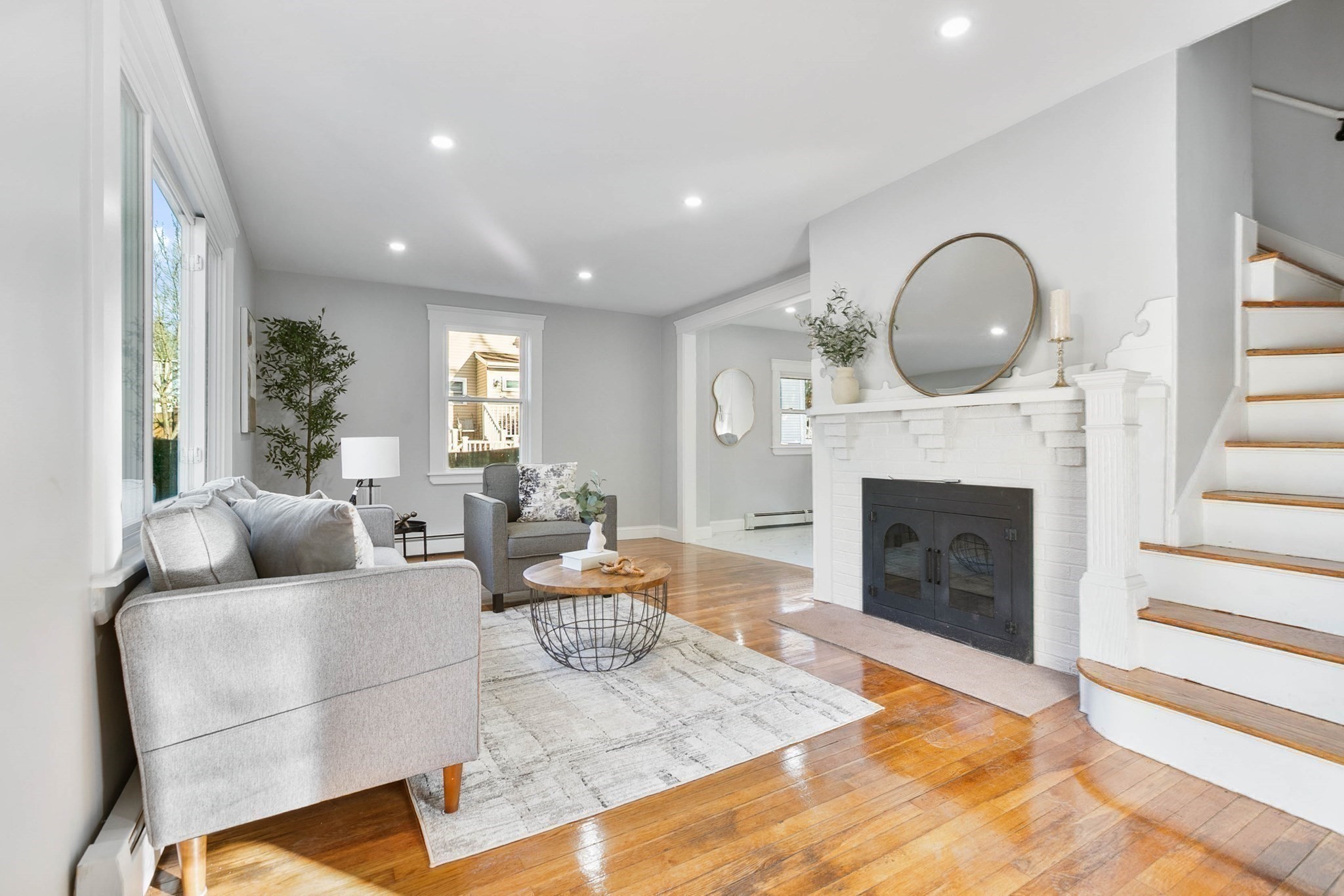 Lynn, Massachusetts, 01904, United States, 3 Bedrooms Bedrooms, ,2 BathroomsBathrooms,Residential,For Sale,2005585