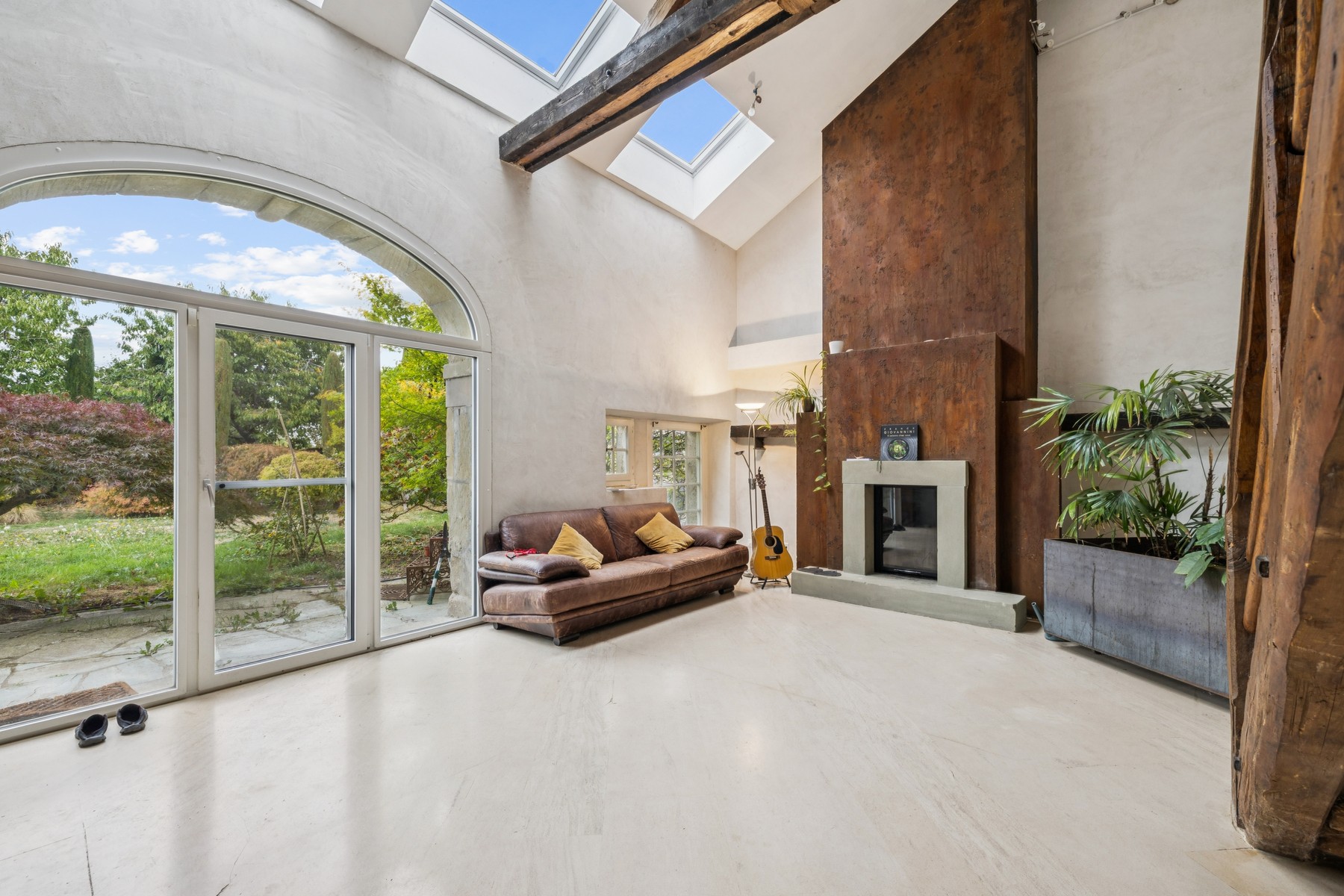 An exceptional village home in the heart of Sullens - 物件實景