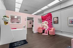 Richmond, Virginia, 23219, United States, 2 Bedrooms Bedrooms, ,2 BathroomsBathrooms,Residential,For Sale,1989867